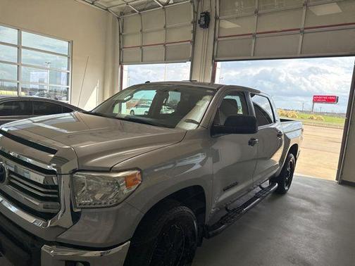 2017 Toyota Tundra SR5