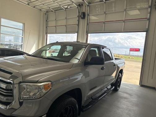 2017 Toyota Tundra SR5