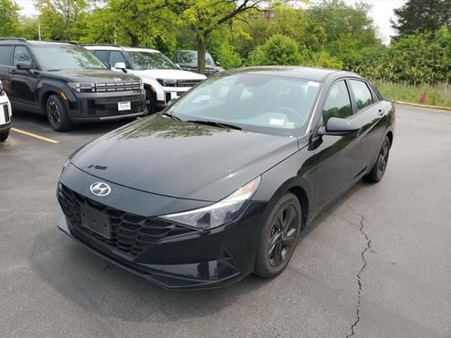 2023 Hyundai ELANTRA SEL
