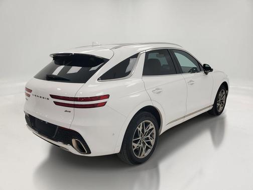 Alta White 2023 Genesis GV70 2.5T AWD