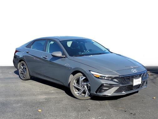 2025 Hyundai ELANTRA SEL