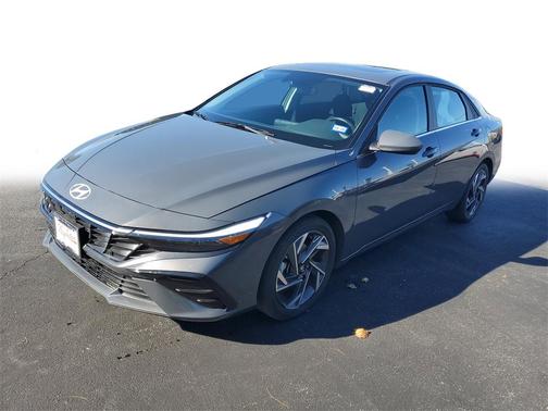 2025 Hyundai ELANTRA SEL