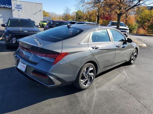 2025 Hyundai ELANTRA SEL