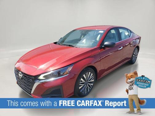 Scarlet 2025 Nissan Altima 2.5 SV