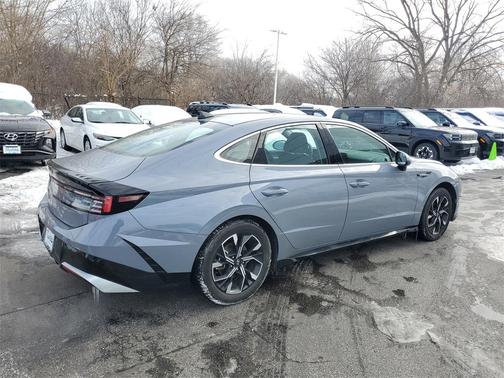 2025 Hyundai SONATA SEL