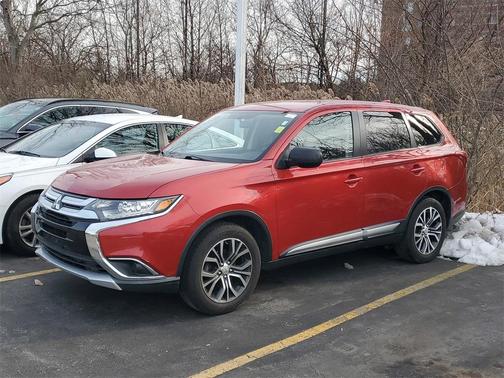 2017 Mitsubishi Outlander ES