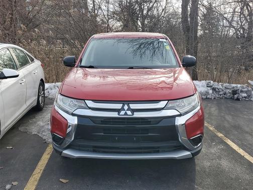 2017 Mitsubishi Outlander ES