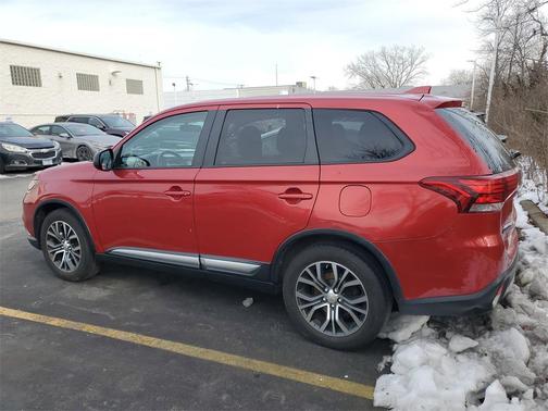 2017 Mitsubishi Outlander ES