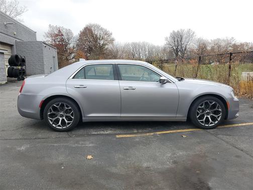 2017 Chrysler 300C Base