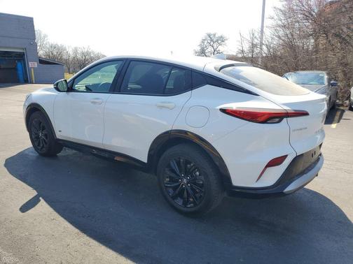 Summit White 2025 Buick Envista Sport Touring FWD