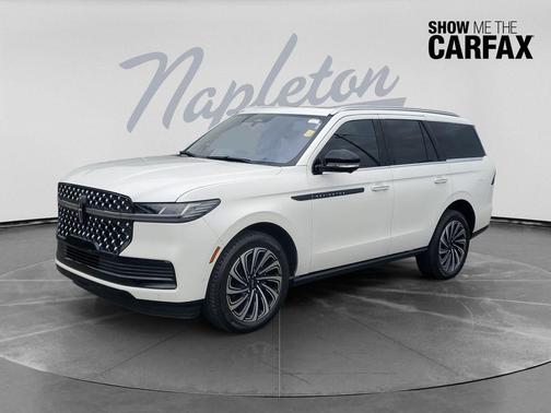 Pristine White Metallic Tri-Coat 2025 Lincoln Navigator Black Label