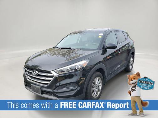 Black Noir Pearl 2018 Hyundai TUCSON SE