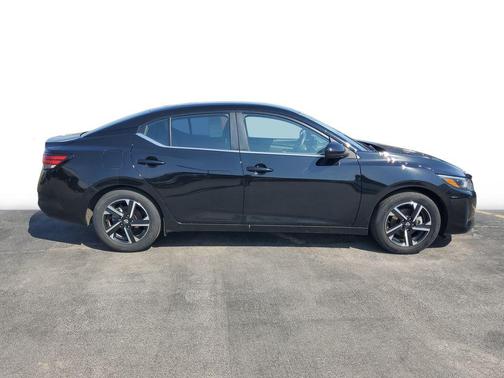 Super Black 2025 Nissan Sentra SV