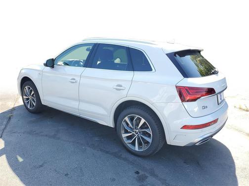 2022 Audi Q5 45 S line Premium Plus