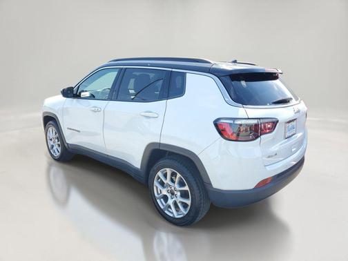 Bright White Clearcoat 2025 Jeep Compass Limited