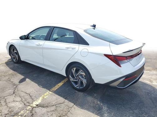 2025 Hyundai ELANTRA Sport