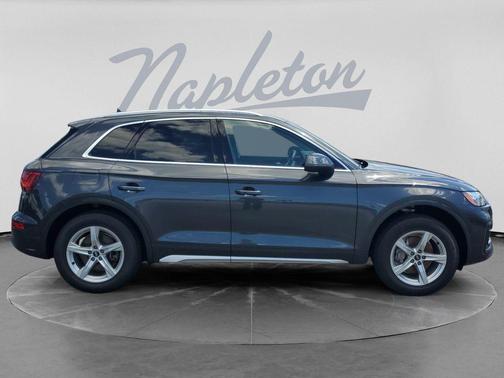 Black Metallic 2021 Audi Q5 45 Premium