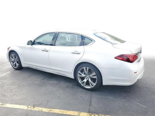 2019 INFINITI Q70L 3.7X LUXE