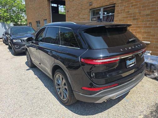 Infinite Black Metallic Clearcoat 2022 Lincoln Corsair Standard