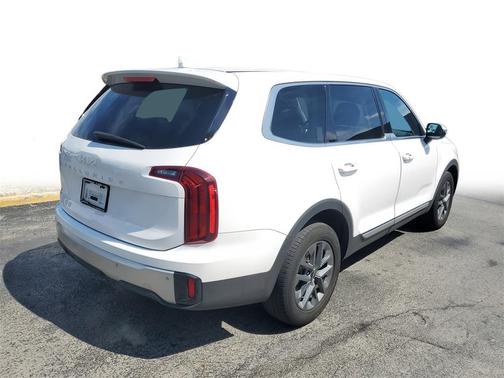 2023 Kia Telluride LX