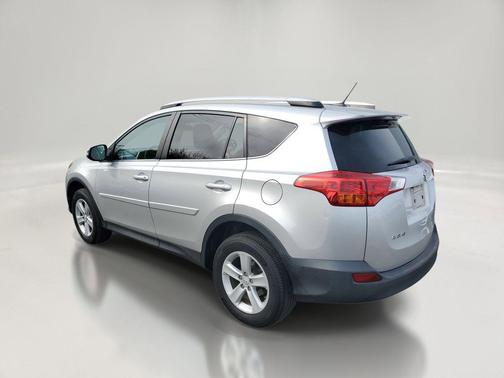 Classic Silver Metallic 2013 Toyota RAV4 XLE