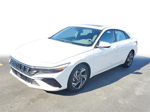 2025 Hyundai ELANTRA SEL