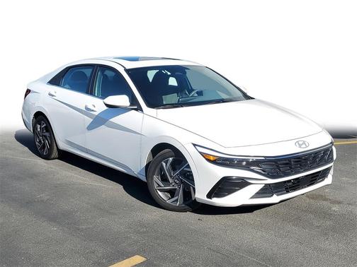 2025 Hyundai ELANTRA SEL