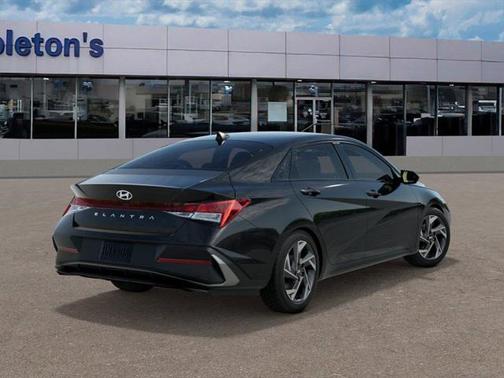 2025 Hyundai ELANTRA SEL