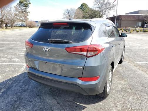 2017 Hyundai TUCSON SE