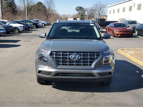 2025 Hyundai VENUE SEL