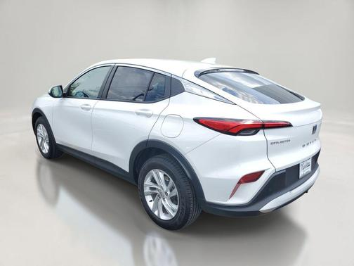 Summit White 2025 Buick Envista Preferred FWD