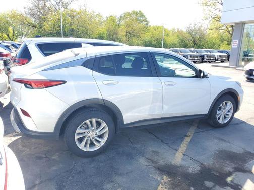 Summit White 2025 Buick Envista Preferred FWD