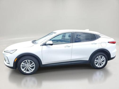 Summit White 2025 Buick Envista Preferred FWD