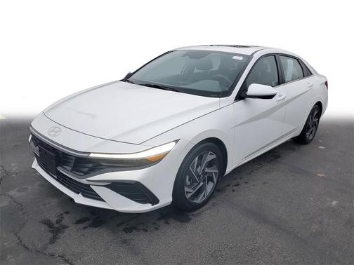 2025 Hyundai ELANTRA SEL