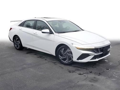 2025 Hyundai ELANTRA SEL