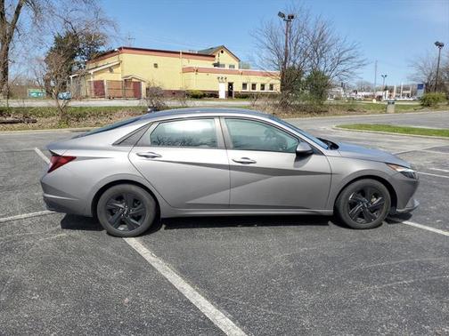 2021 Hyundai ELANTRA SEL