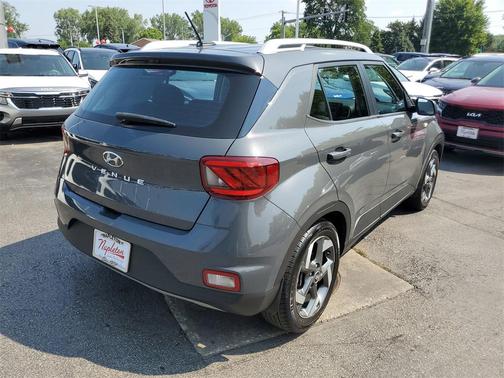 2023 Hyundai VENUE SEL