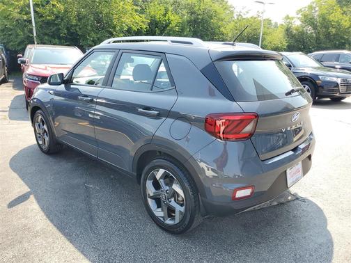 2023 Hyundai VENUE SEL