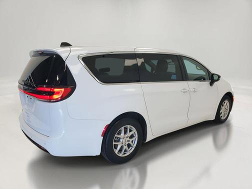 Bright White Clearcoat 2024 Chrysler Pacifica Touring L
