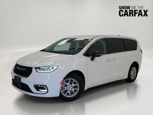 Bright White Clearcoat 2024 Chrysler Pacifica Touring L