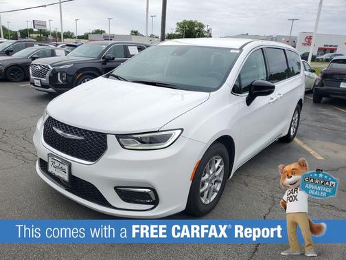 Bright White Clearcoat 2024 Chrysler Pacifica Touring L