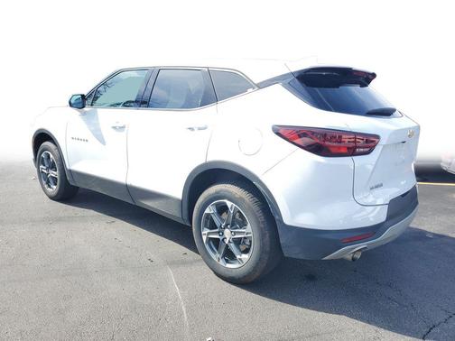 Summit White 2025 Chevrolet Blazer 2LT