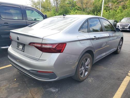 Pyrite Silver Metallic 2023 Volkswagen Jetta 1.5T SE