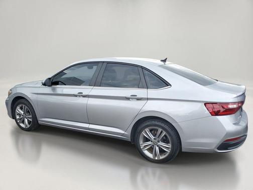 Pyrite Silver Metallic 2023 Volkswagen Jetta 1.5T SE