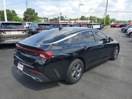 2022 Kia K5 LX