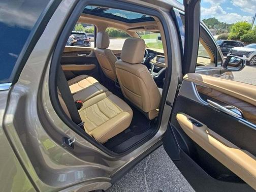 2022 Cadillac XT5 Premium Luxury