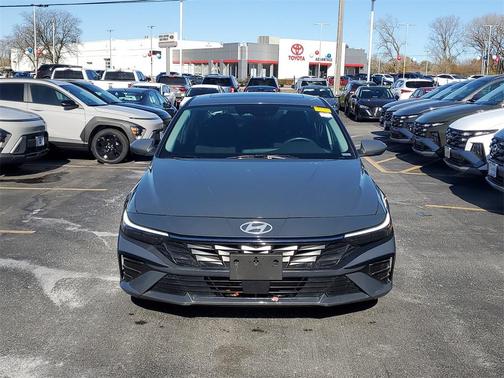 2025 Hyundai ELANTRA SEL