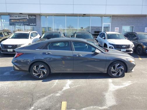 2025 Hyundai ELANTRA SEL