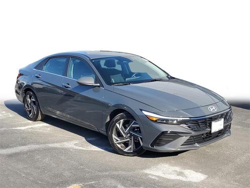 2025 Hyundai ELANTRA SEL