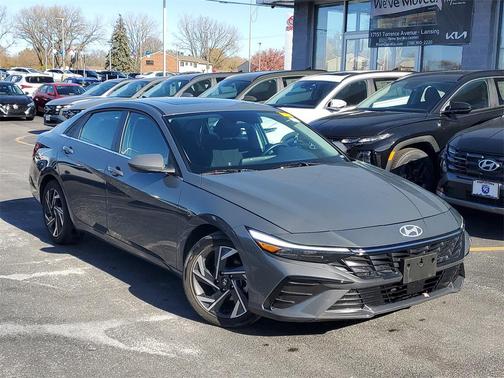 2025 Hyundai ELANTRA SEL